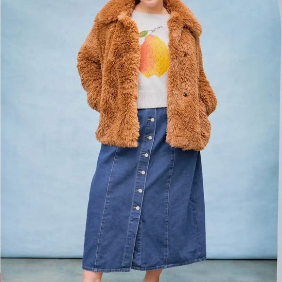 Cider Sleeveless Sweater with Pear Design - Picture 3 of 8